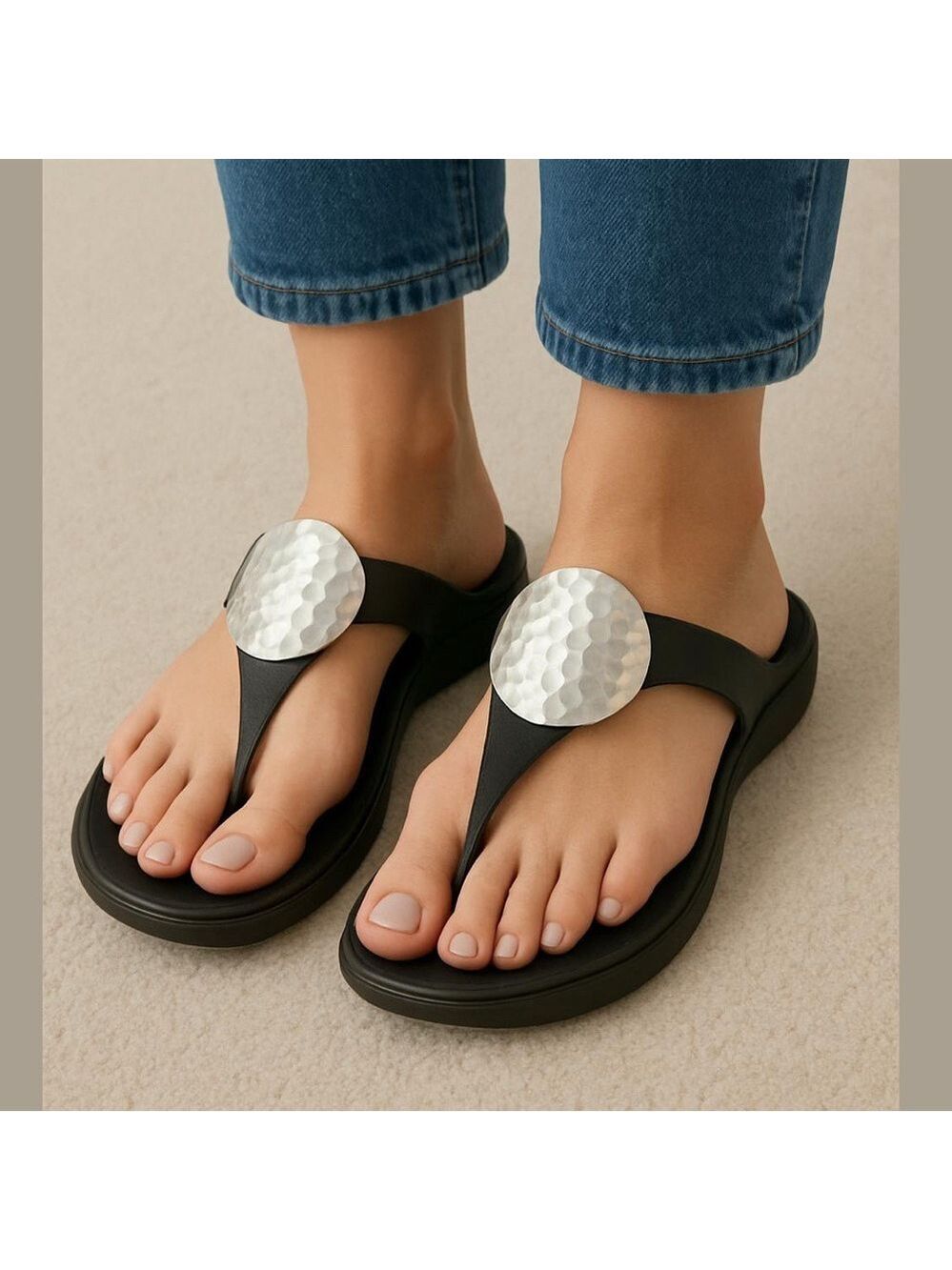 CROCS Sanrah hammered circle wedge sandals black silver dual comfort size 10